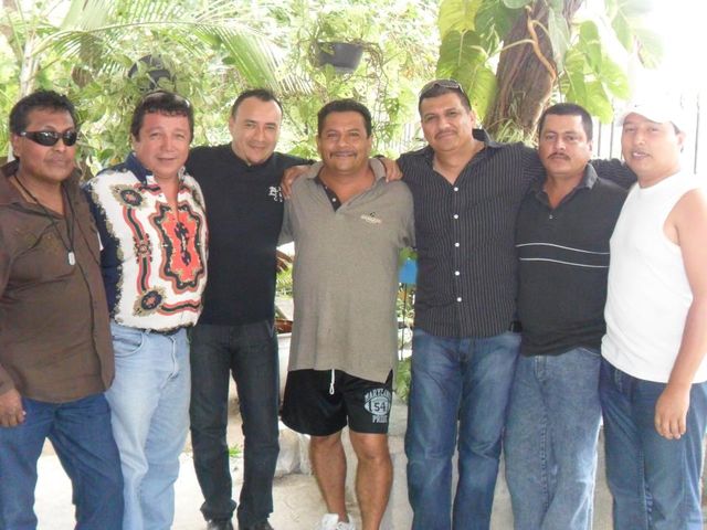 DOMINGO BALLEZA Y CARLOS PEREZ EL POLLO
