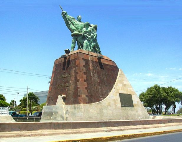 MONUMENTO A LOS FUNDADORES